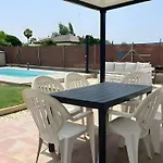 Casa Privada Con Jardin Barbacoa Y Piscina Privada Solo Familias *