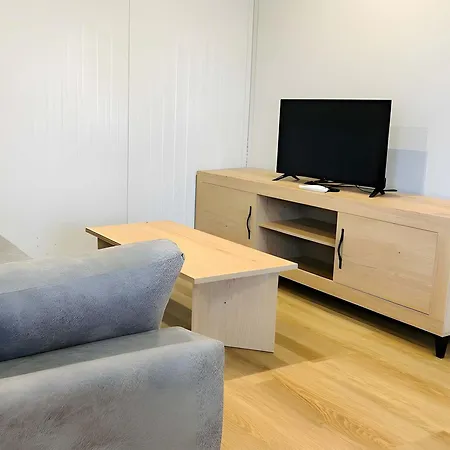 Casa Privada Con Jardin Barbacoa Y Piscina Privada Solo Familias Semesterbostad