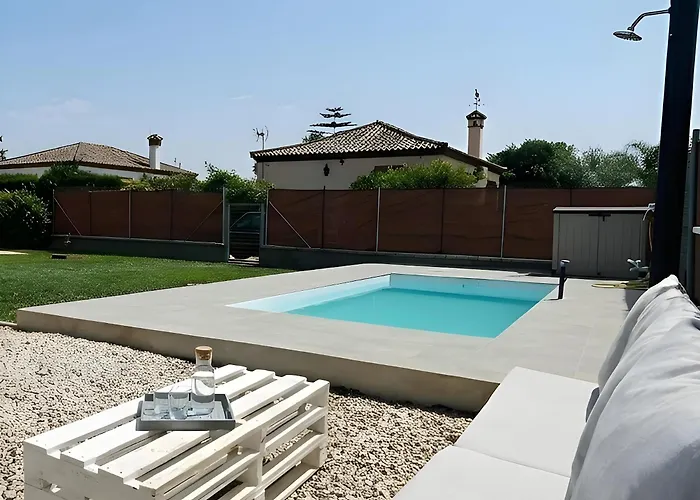 Casa Privada Con Jardin Barbacoa Y Piscina Privada Solo Familias 別荘 *