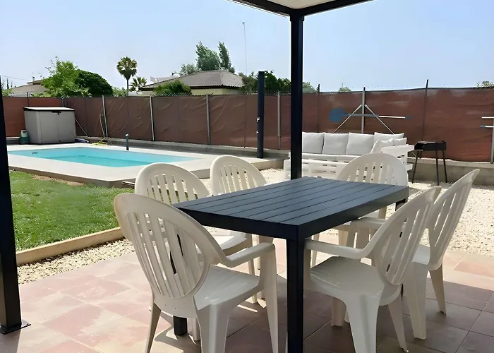 Casa Privada Con Jardin Barbacoa Y Piscina Privada Solo Familias *